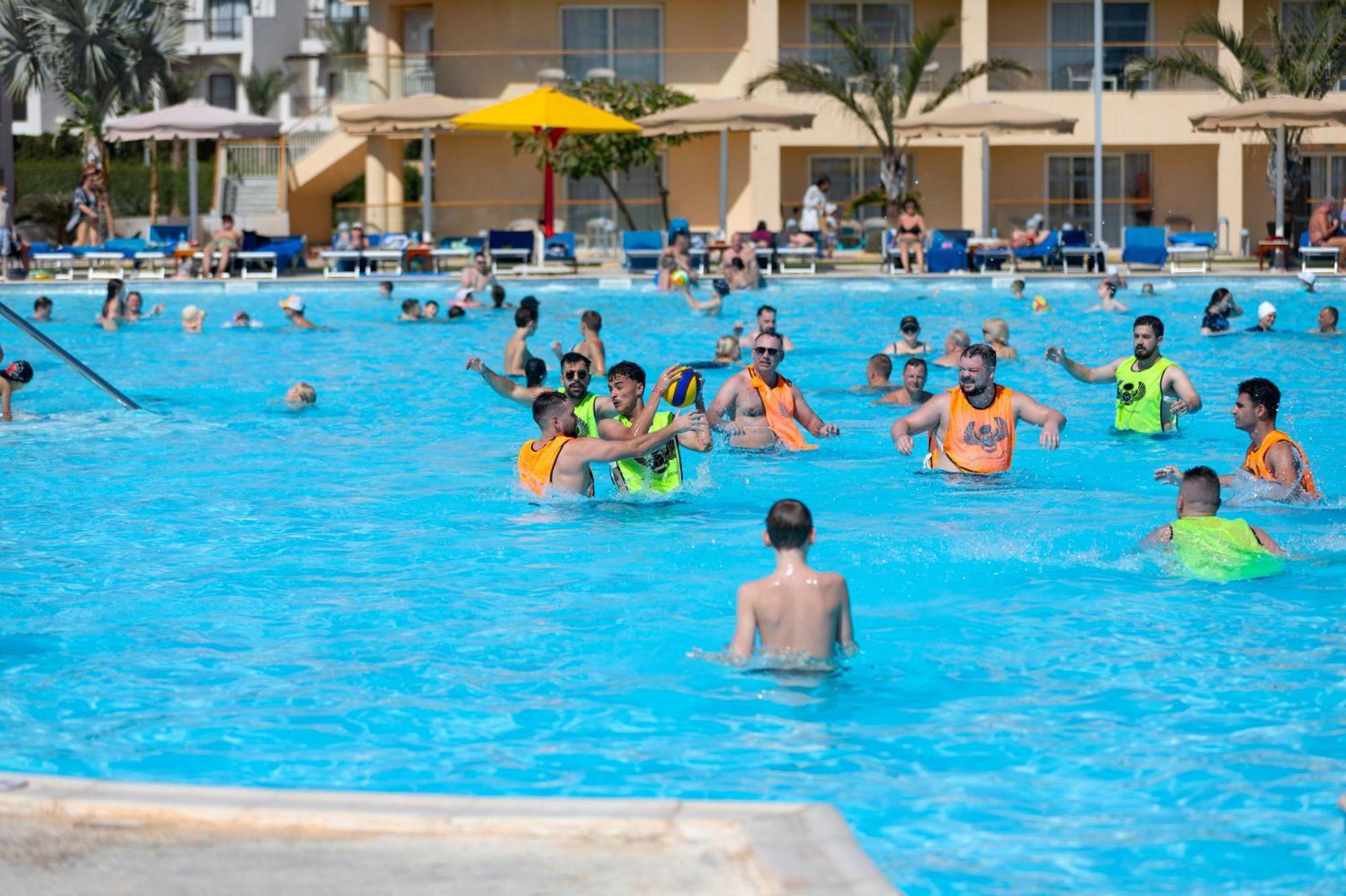 Pickalbatros Royal Moderna Sharm "Aqua Park" Hotel Exterior foto The swimming pool at the hotel