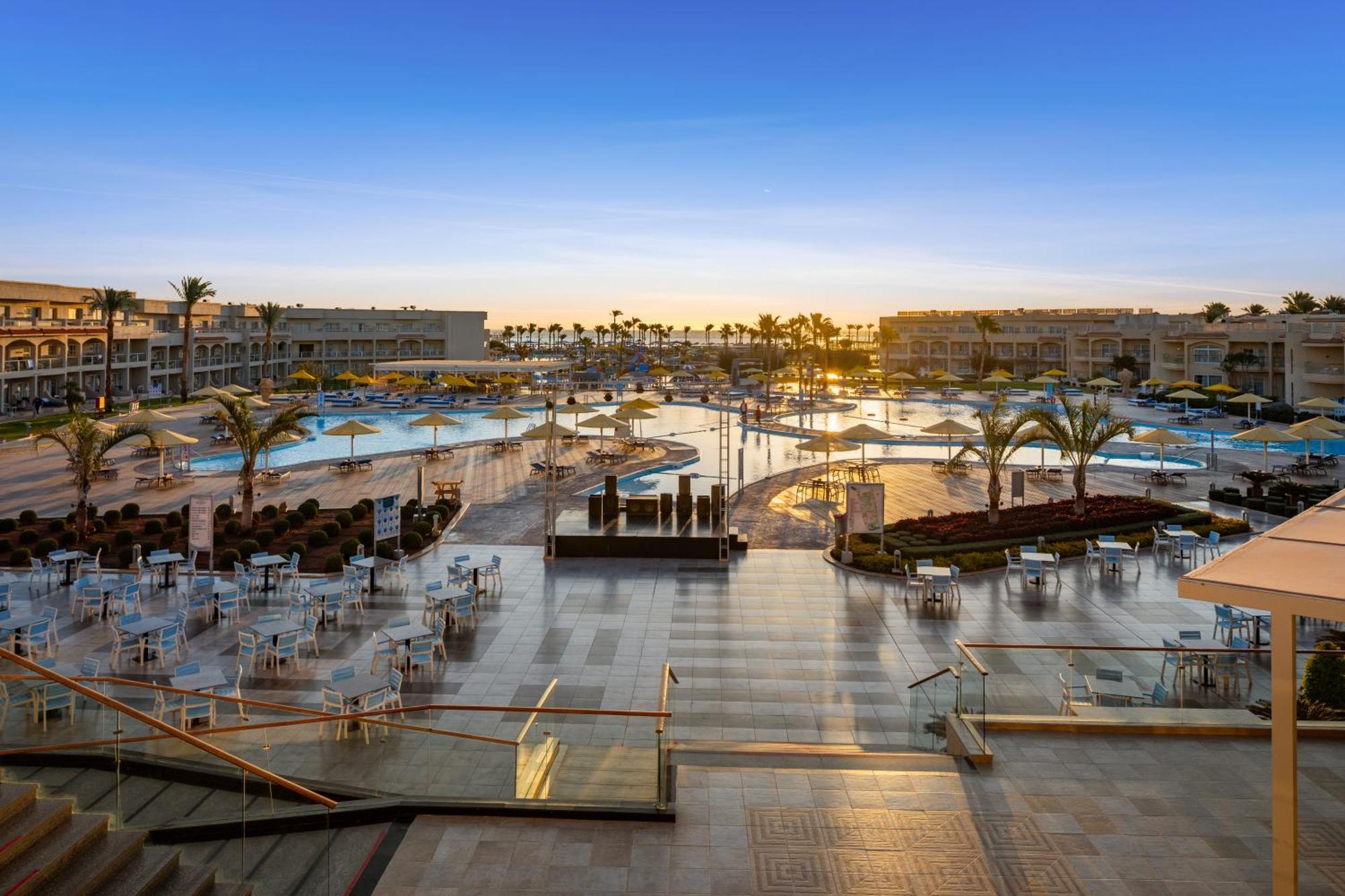 Pickalbatros Royal Moderna Sharm "Aqua Park" Hotel Exterior foto Hilton Sharm El Sheikh Resort